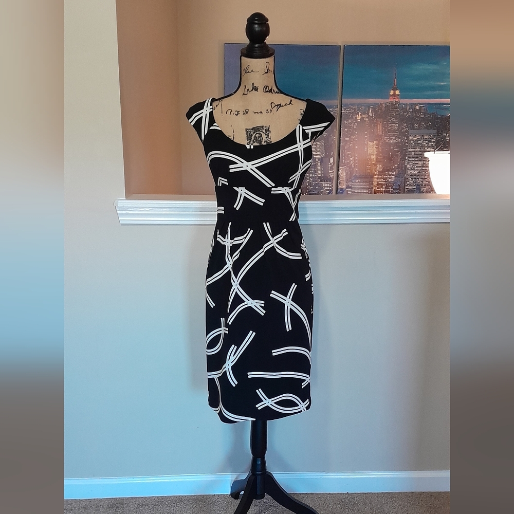 London Times Sleeveless Dress